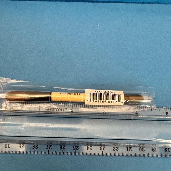 Bobbi brown travel size conceal & set brush - Picture 2 of 4